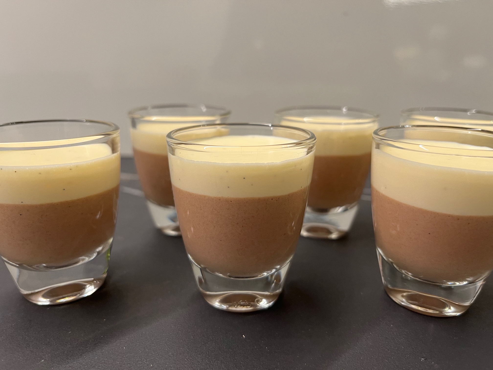 Duo bavarois vanille en chocolade Grootmoeders Gebak