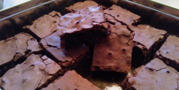 Brownies met chocolade en noten Grootmoeders Gebak