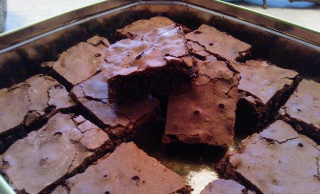 Brownies met chocolade en noten Grootmoeders Gebak